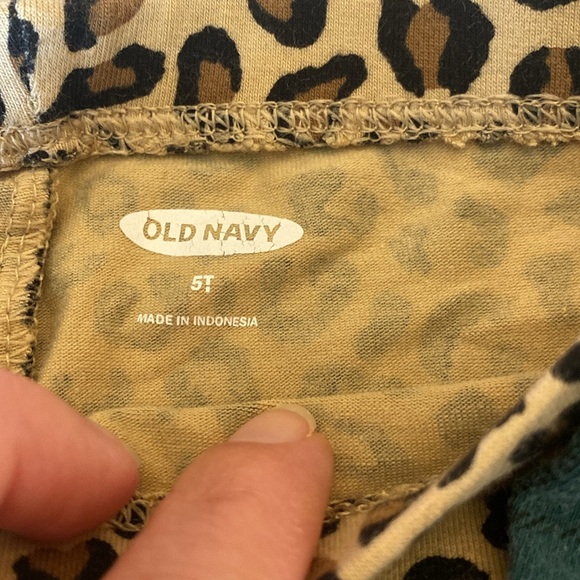 Bundles set of four size 5T and 4-5 Old Navy and Gap leggings. - Picture 6 of 9